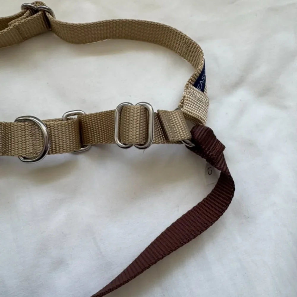 NWT PetSafe Easy Walk No-Pull Dog Harness, Size Medium, Fawn/Brown Color